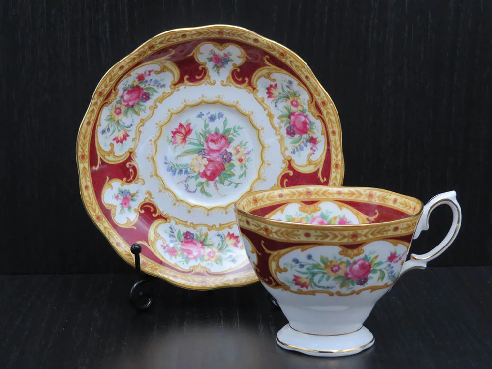 Lady-Hamilton-Heren-kop-en-schotel