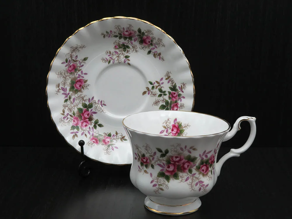 Lavender-rose-Heren-kop-en-schotel1