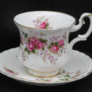 Lavender-rose-dames-kop-en-schotel1