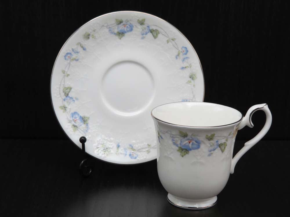 Royal-albert-for-all-seasons-morning-flower-dames-kop-en-schotel