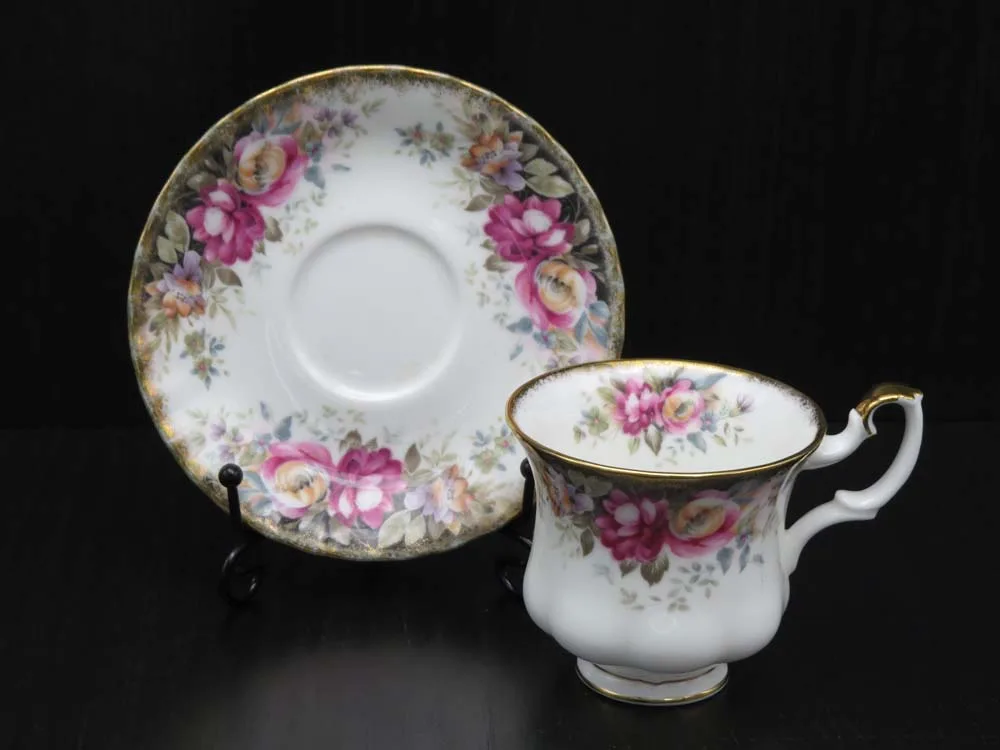 royal-albert-autumn-roses-dames-kop-2