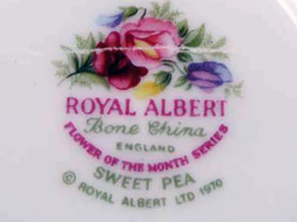 royal-albert-flower-of-the-month-april-logo