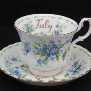 royal-albert-flower-of-the-month-heren-juli