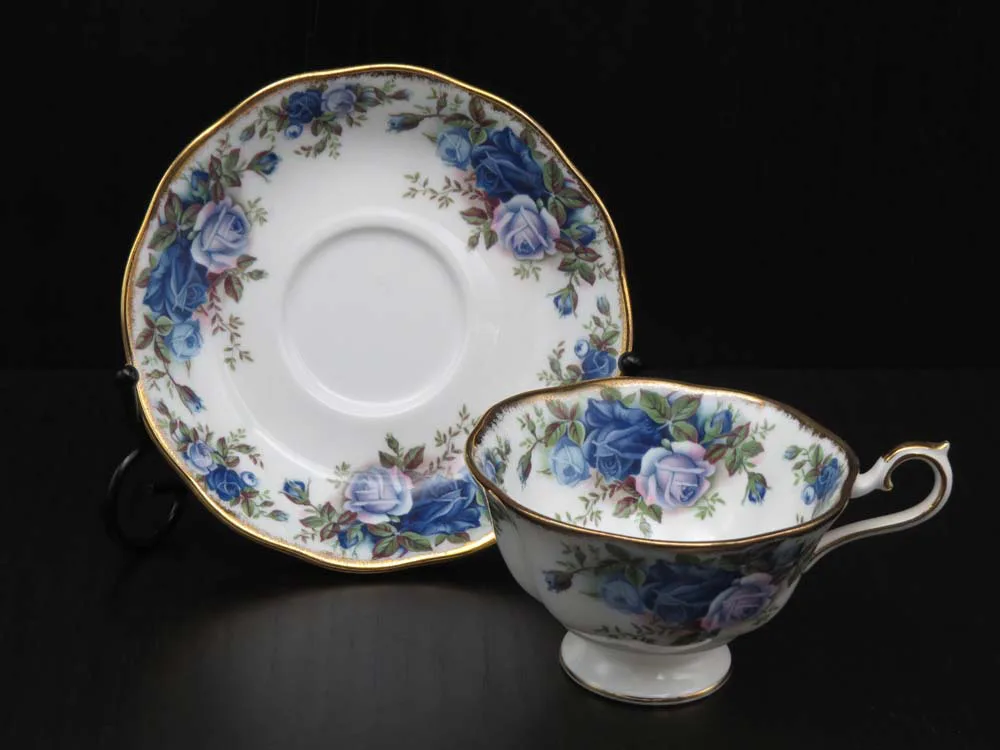 royal-albert-moonlight-rose-avon-2