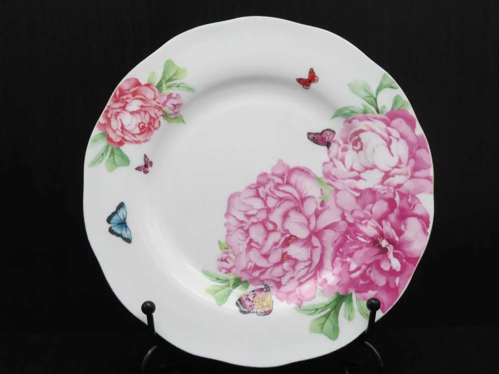 Royal-Albert-Miranda-Kerr-Friendship