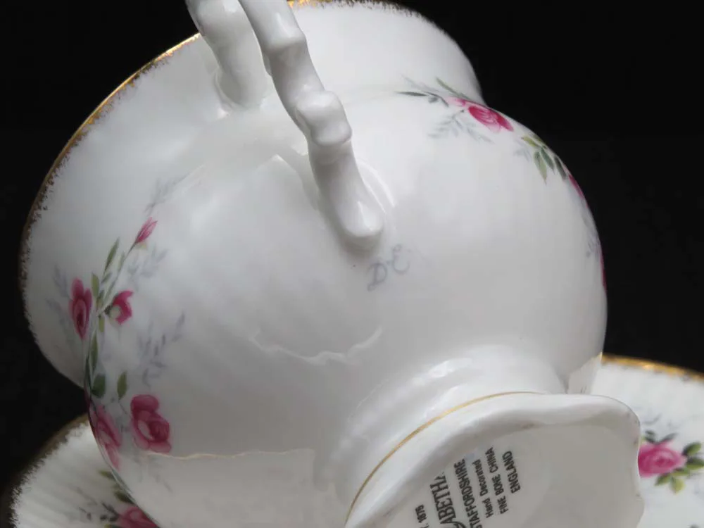 Elisabethan-roosjes-kop-en-schotel