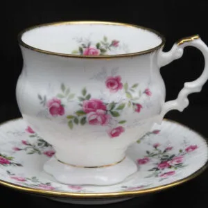 Elisabethan-roosjes-kop-en-schotel