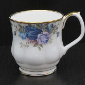 Royal-Albert-Moonlight-Rose-beker